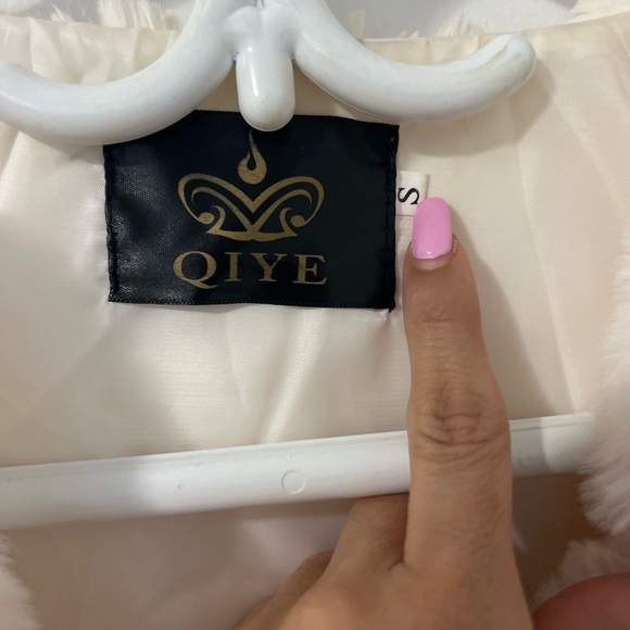 White Faux Fur Vest - Picture 3 of 3